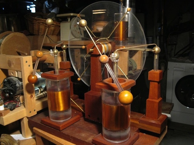 Sectorless Machine